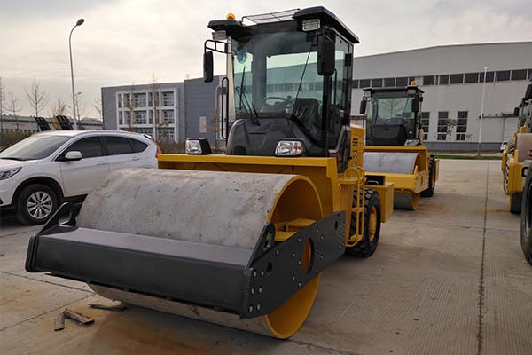 洛陽<a  target='_blank'>壓路機(jī)</a>